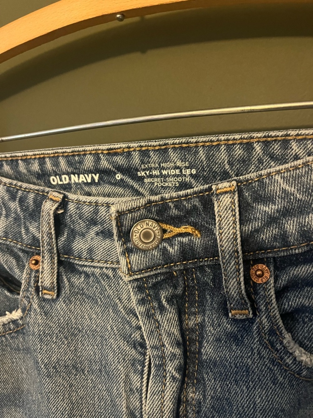 Old Navy Extra High-Rise Sky-Hi Wide Leg Distressed Pockets Women’s Blue Jeans 0 - Picture 3 of 10